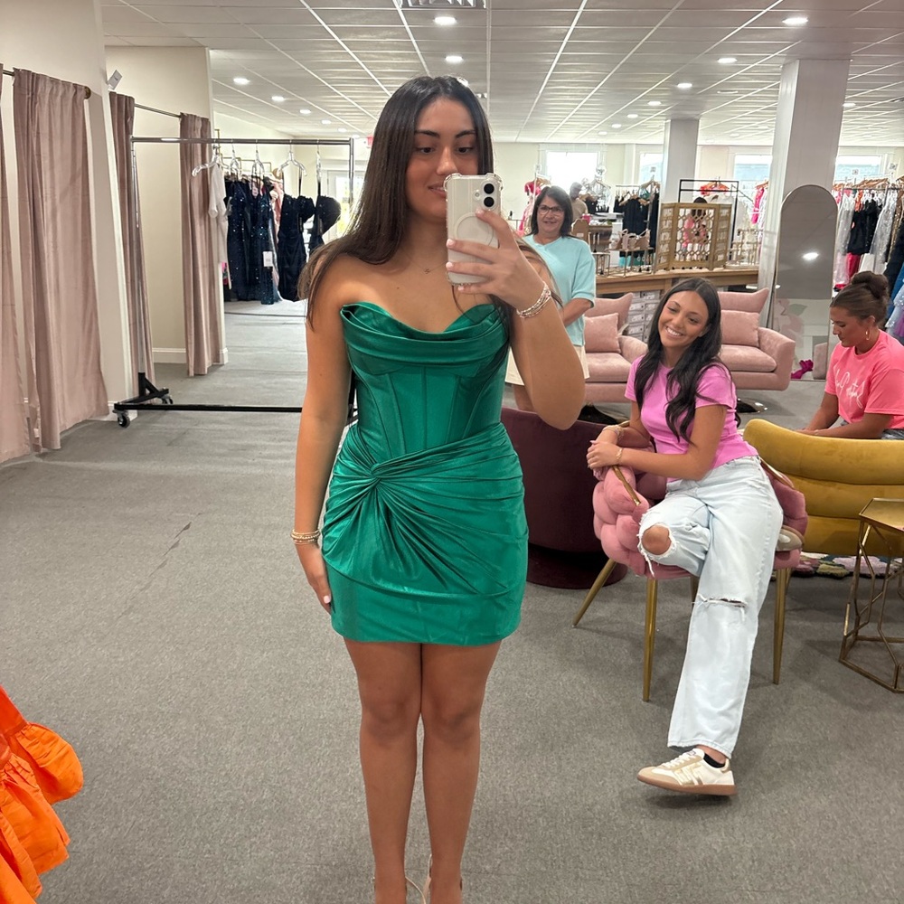 Elegant Green Strapless Dress